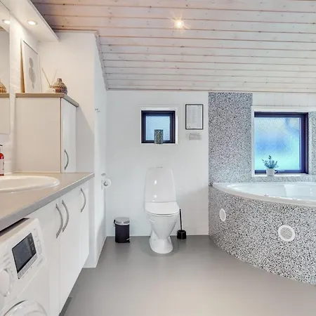 Sirpa - 1km From The Sea By Interhome Vakantiehuis